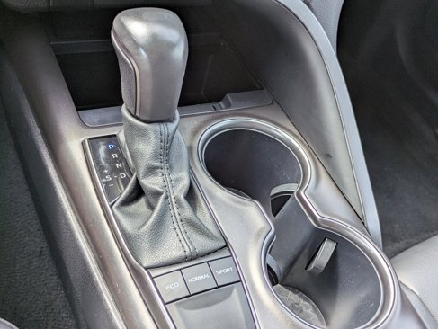 Used 2024 Toyota Camry SE image 16