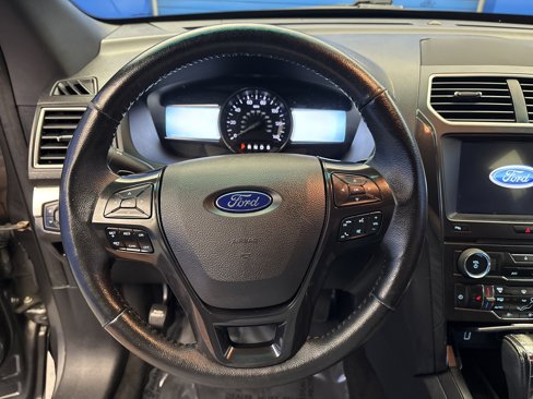 Used 2017 Ford Explorer XLT w/ Equipment Group 202A image 14