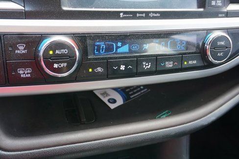 Used 2017 Toyota Highlander FWD V6 image 13