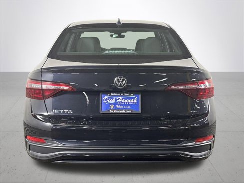 Certified 2024 Volkswagen Jetta Sport image 8
