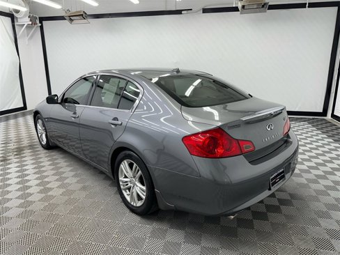 Used 2015 INFINITI Q40 w/ Navigation Package image 3