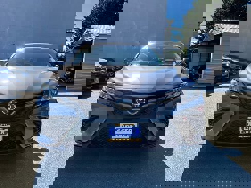 Used 2018 Toyota Camry SE image 3