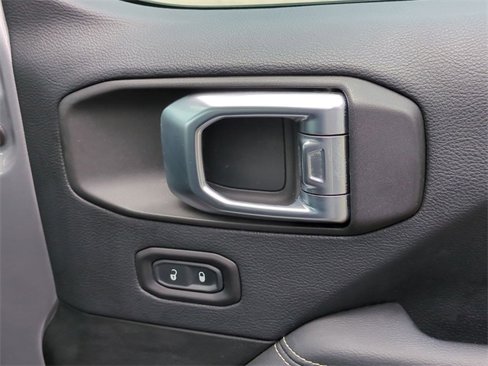 Used 2019 Jeep Wrangler Unlimited Sahara w/ LED Lighting Group image 27