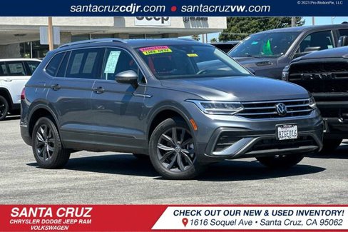 Used 2022 Volkswagen Tiguan SE w/ Panoramic Sunroof Package image 1