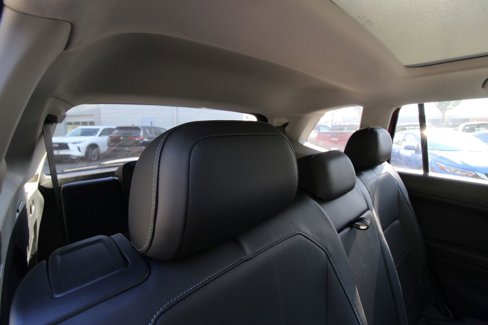Used 2018 Volkswagen Tiguan SEL w/ 3rd Row Seat Package image 24