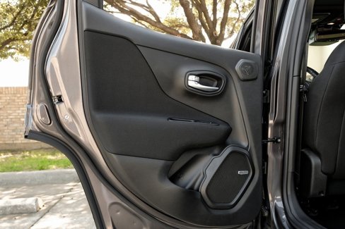 Used 2021 Jeep Renegade Latitude w/ Sun & Sound Group image 57
