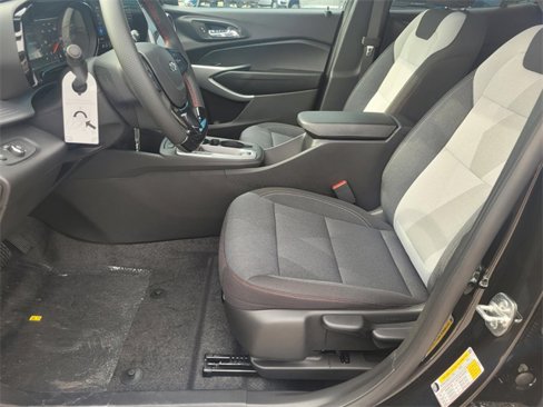 New 2025 Chevrolet Trax RS w/ Driver Confidence Package image 9