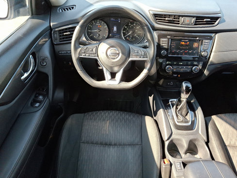 Used 2019 Nissan Rogue SV image 11
