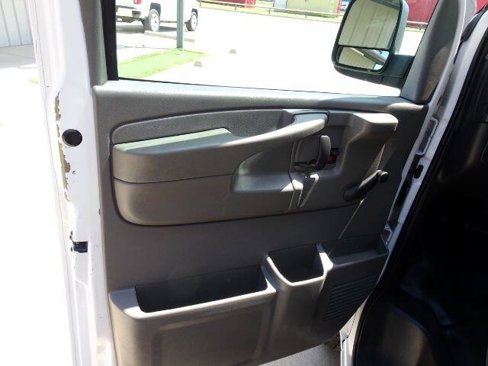 Used 2015 Chevrolet Express 3500 image 19