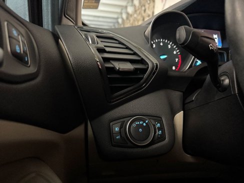 Used 2019 Ford Escape Titanium image 16
