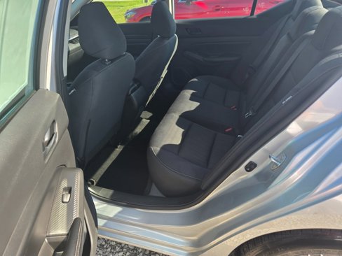 Used 2024 Nissan Altima 2.5 SV image 7