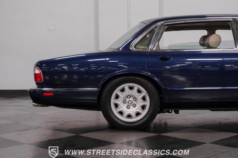 Used 1999 Jaguar XJ8 image 27