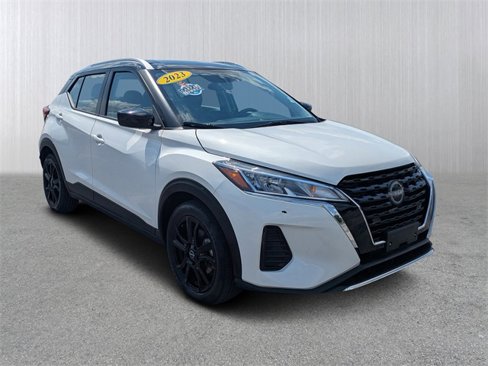 Used 2023 Nissan Kicks SV image 1