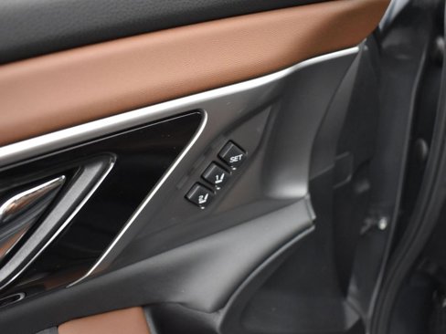 Used 2021 Subaru Outback Touring XT image 10