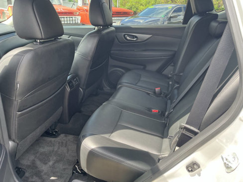 Used 2016 Nissan Rogue SL w/ SL Premium Package image 11