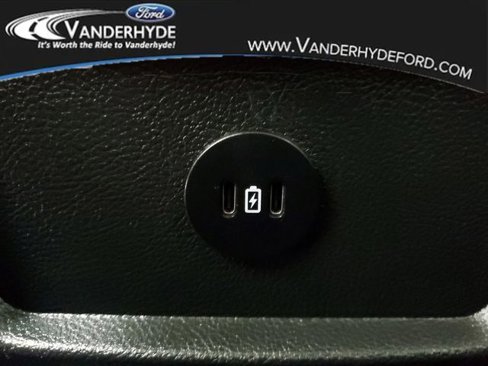 Used 2023 Ford Edge SEL image 14