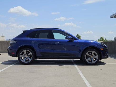 Certified 2024 Porsche Macan image 9