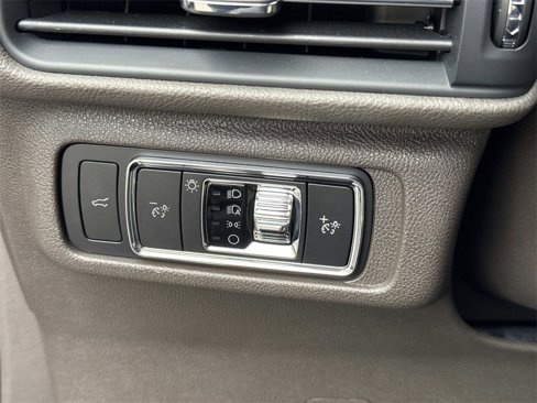 Used 2022 Lincoln Corsair Reserve image 28
