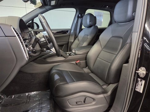 Certified 2023 Porsche Cayenne image 5