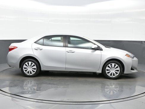 Used 2019 Toyota Corolla LE image 7