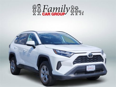 Used 2023 Toyota RAV4 XLE image 2