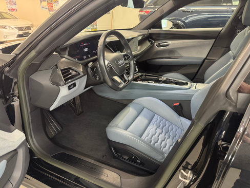 Used 2022 Audi e-tron GT Premium Plus image 6