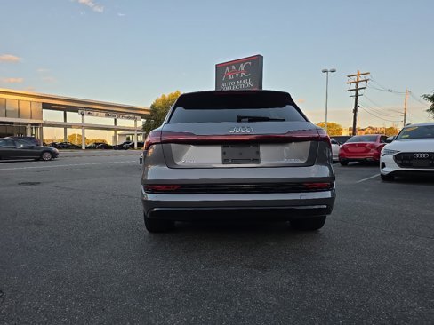 Used 2021 Audi e-tron Premium w/ Convenience Plus Package image 11