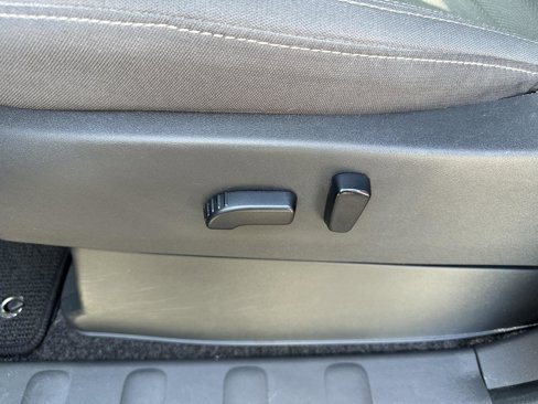 Used 2022 Nissan Frontier SV image 34