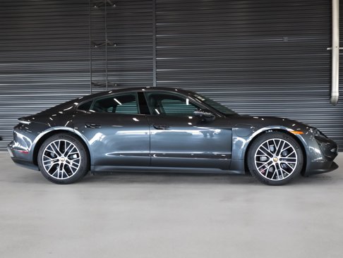 Used 2023 Porsche Taycan image 11
