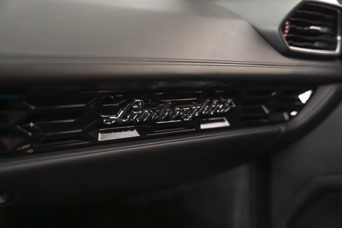 Used 2020 Lamborghini Huracan EVO image 42