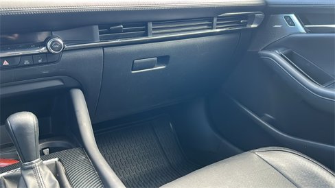 Used 2020 MAZDA MAZDA3 Hatchback w/ Premium Package image 18