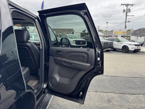 Used 2011 GMC Yukon Denali image 39