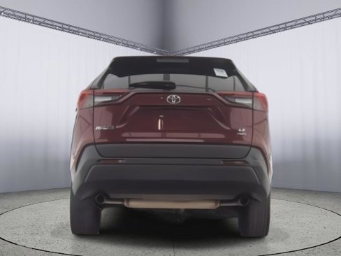 Used 2020 Toyota RAV4 LE image 6