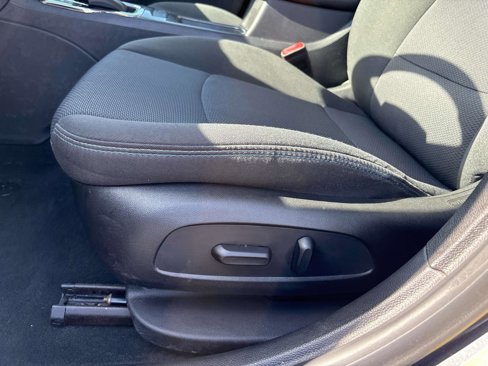 Used 2017 Chevrolet Cruze LT w/ Convenience Package image 10