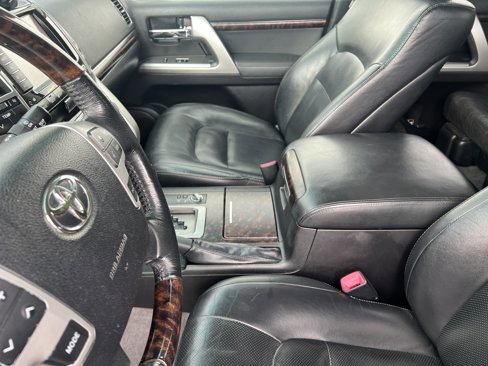 Used 2014 Toyota Land Cruiser image 19