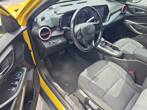 Used 2024 Chevrolet Trax RS w/ Driver Confidence Package image 9
