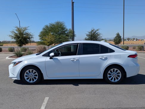 Used 2021 Toyota Corolla LE w/ LE Convenience Package image 2