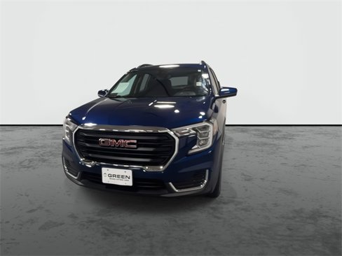 Used 2023 GMC Terrain SLE w/ Driver Convenience Package image 4