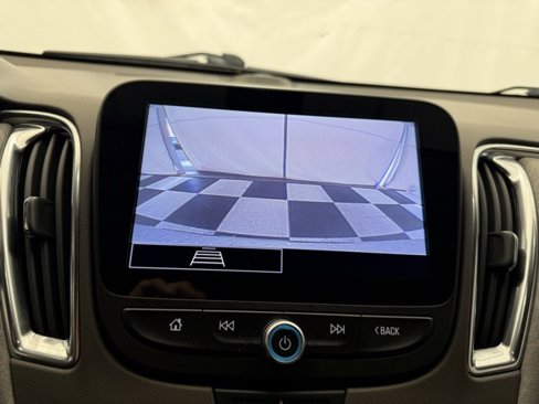 Used 2021 Chevrolet Malibu LT image 20