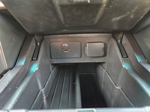 Used 2016 Ford Explorer XLT image 9