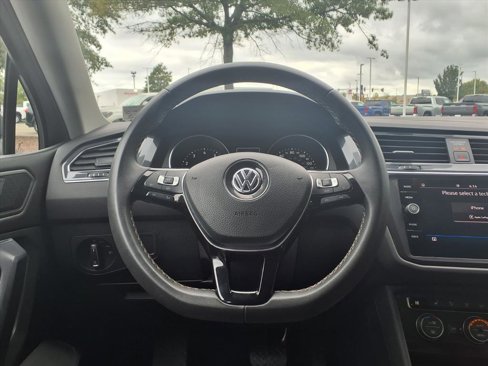 Used 2021 Volkswagen Tiguan SE image 13