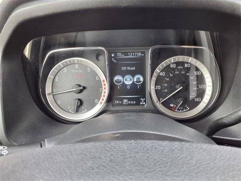 Used 2017 Nissan Titan SL w/ Chrome Package image 19