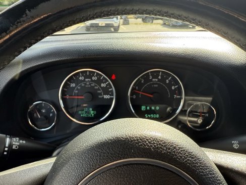 Used 2013 Jeep Wrangler Unlimited Sport image 29