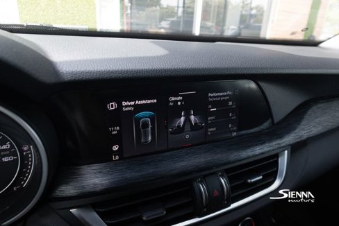 Used 2020 Alfa Romeo Stelvio image 30