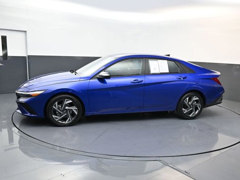 Certified 2025 Hyundai Elantra Sport image 7