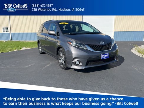 Used 2017 Toyota Sienna SE image 1