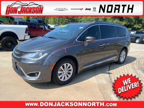 Used 2017 Chrysler Pacifica Touring-L image 1