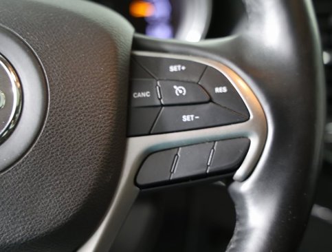 Used 2021 Jeep Grand Cherokee Limited image 17