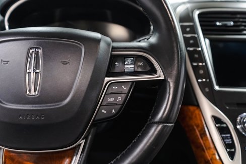 Used 2020 Lincoln Nautilus Reserve image 12