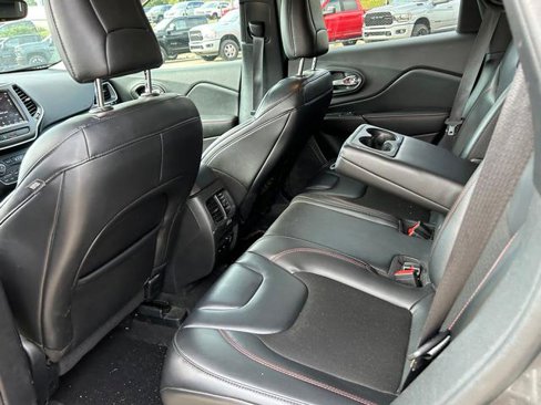Certified 2020 Jeep Cherokee Trailhawk w/ Cold Weather Group image 10